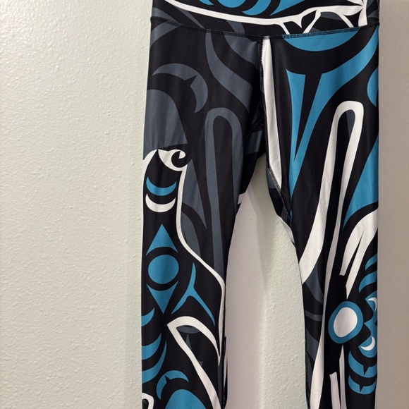NoMiNoU Activewear leggings with artist design print size S - Canada made - Picture 4 of 15